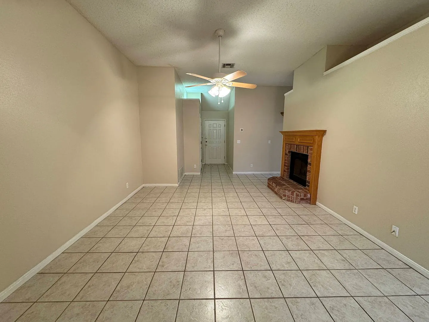 3-Bedroom House for Rent in Killeen — Photo 2