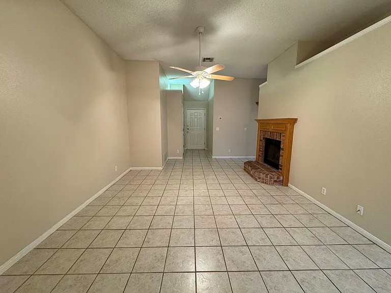 3303 Trey Ln — Photo 2