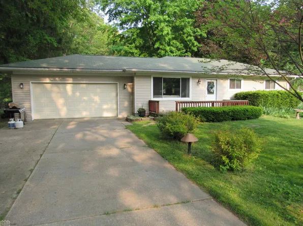 9791 Lee St, Algonac, MI 48001