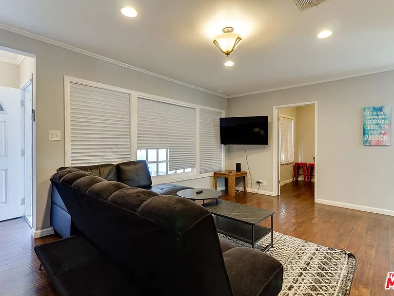 6659 Amigo Ave — Photo 4