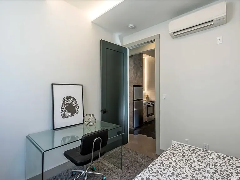 102 Scholes St #3B — Photo 10