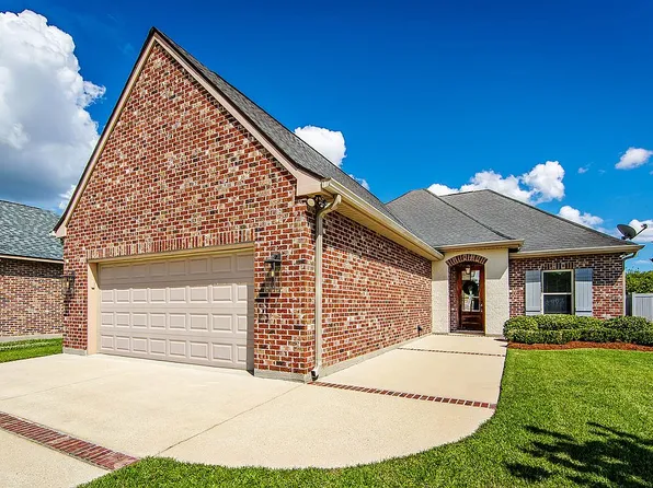204 Abby Lake Dr, Thibodaux, LA 70301