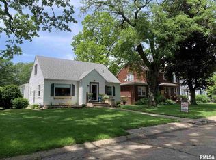 2435 29th St, Moline, IL 61265