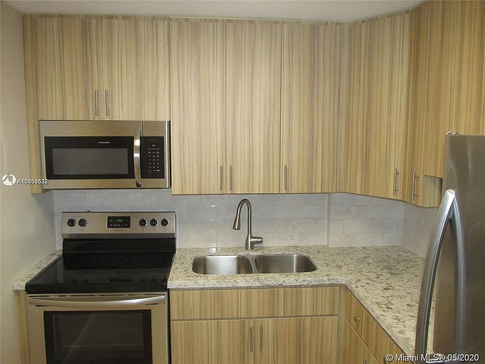 1st image of 920 NE 169th St APT 507