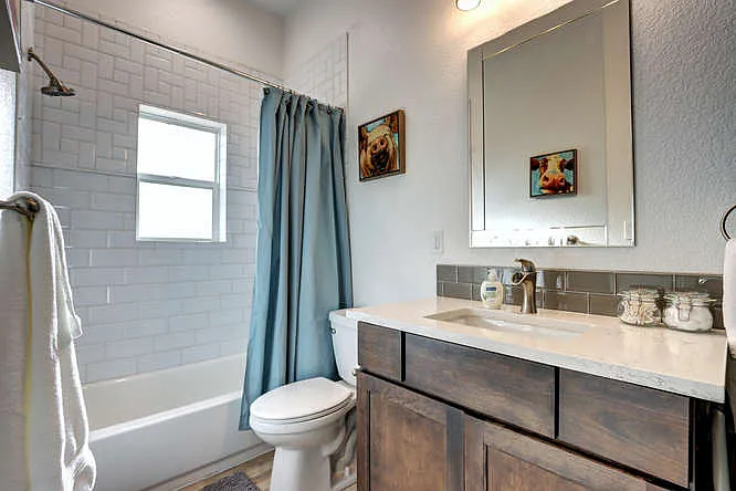 2450 N Irving St — Photo 10