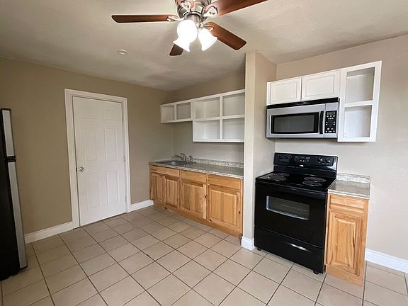 5th image of 2903 S Highway 281 Unit C