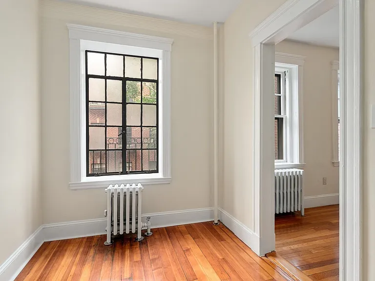 40 Linnaean St #11 — Photo 24
