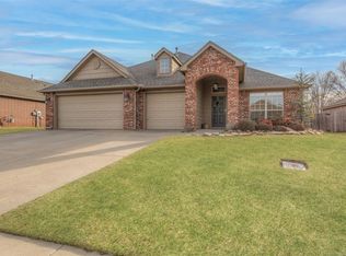 11806 E 102nd St N, Owasso, OK 74055