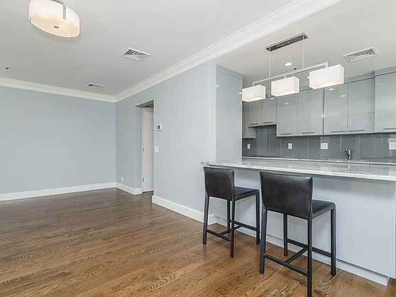 4th image of 300 Boylston St Unit 908