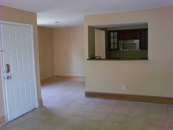 2nd image of 2885 Winkler Ave APT 616