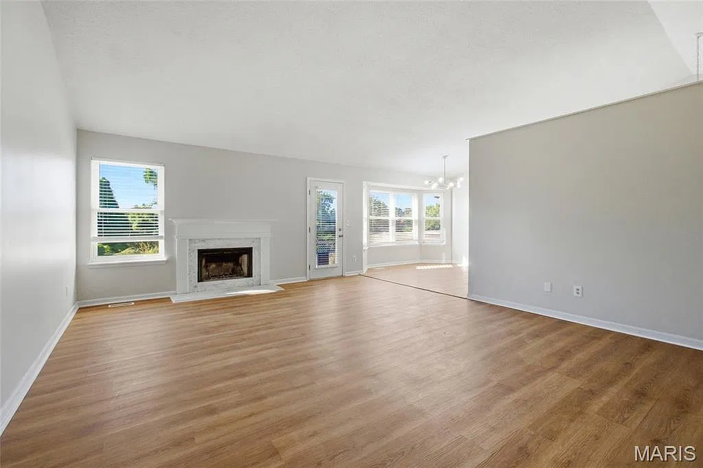 3 bed, 2.0 bath, 1418 sqft, $1,995 — Photo 3