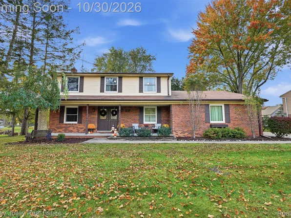 5472 Kenicott Trl, Brighton, MI 48114