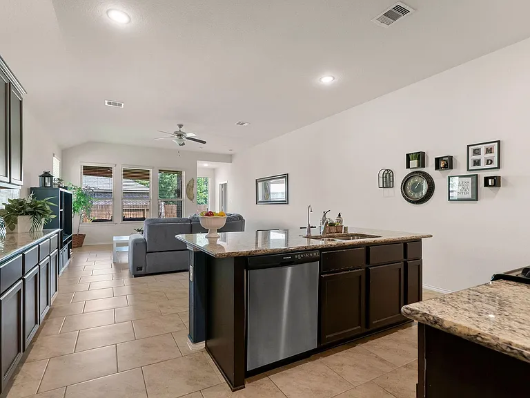 14011 Wolftrap Ln — Photo 8