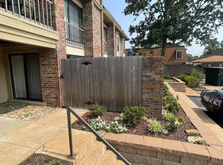 6590 Poplar Woods Cir S APT 1, Memphis, TN 38138