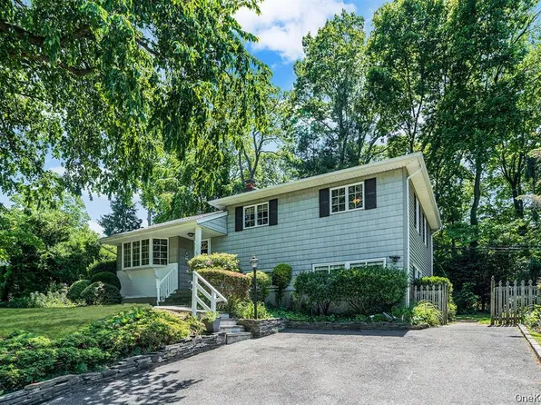 34 Gristmill Lane, Huntington, NY 11743