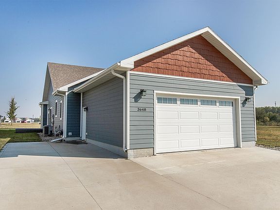 3rd image of 3648 Prairie Grv