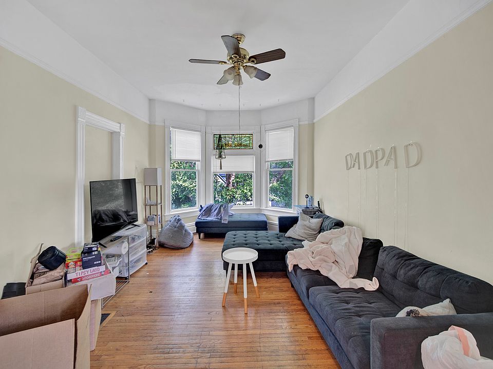 1st image of 2142 Maple Ave