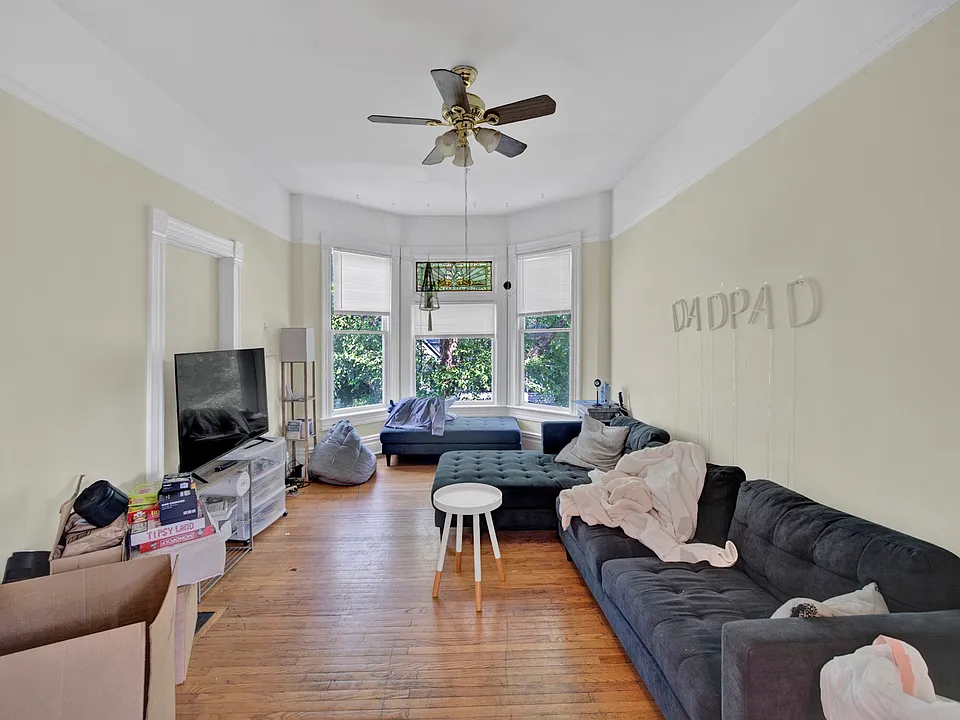 2142 Maple Ave