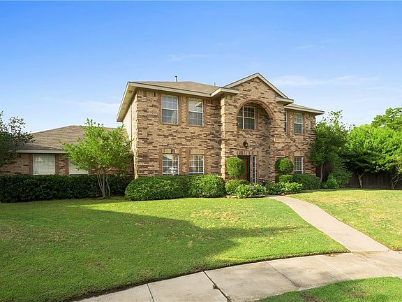 2nd image of 2233 Oak Grove Cir