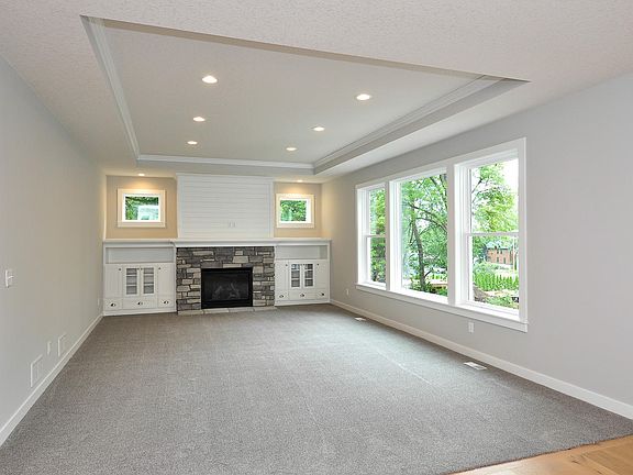 4th image of 2945 Beechwood Ave