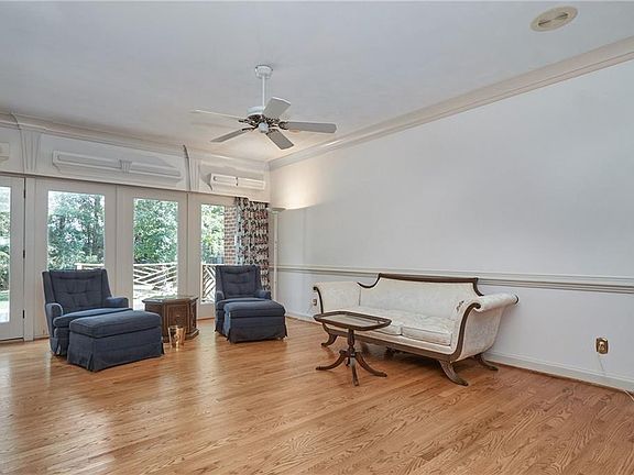 5th image of 333 White Dogwood Dr