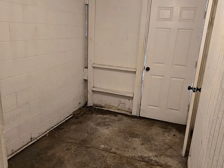 2109 S Mills Ave — Photo 13