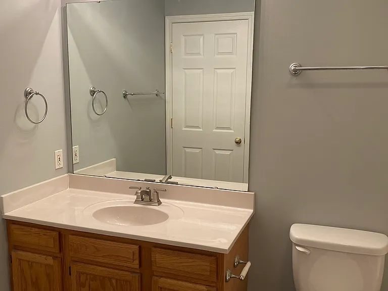 455 Elizabeth Ln — Photo 9