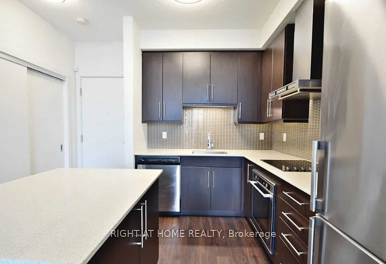 2087 Fairview St #905 — Photo 5