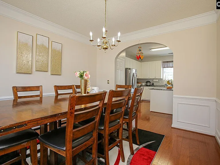 305 Beltrees Dr — Photo 3