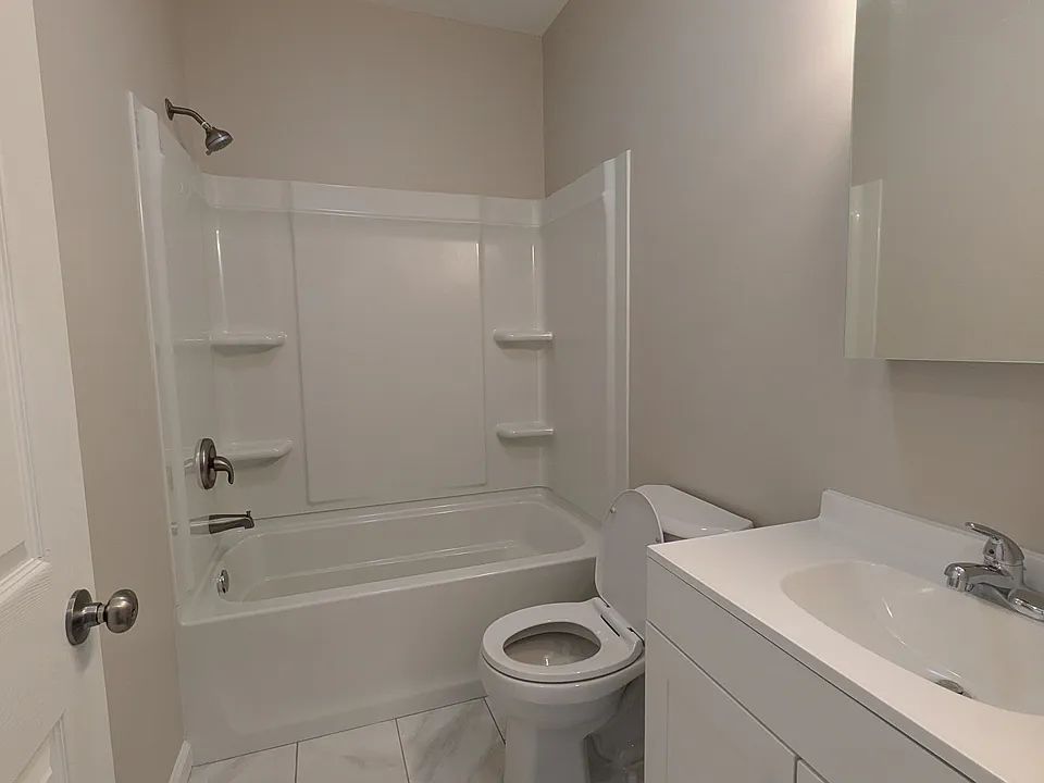 464 Race St #4