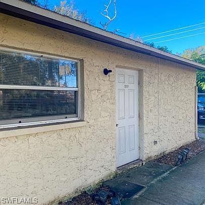 1st image of 3219 Broadway Ave