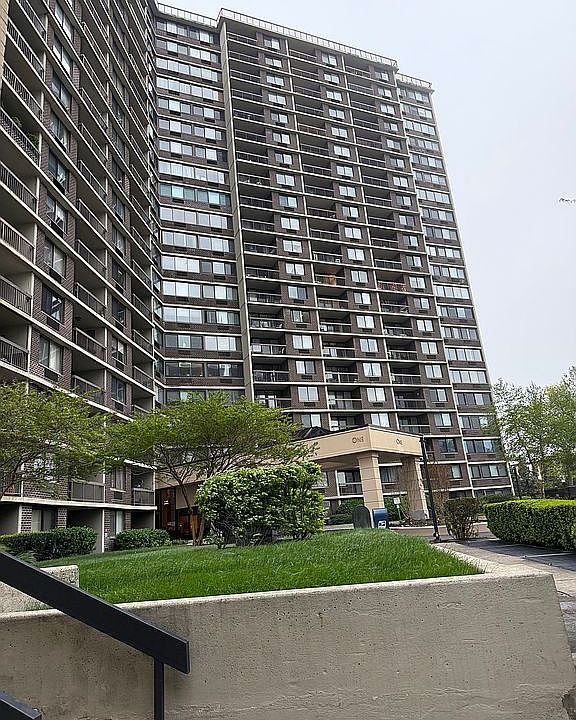 2nd image of 1 Bay Club Dr #20