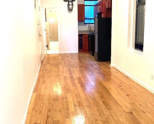3rd image of 208 E 124th St #6