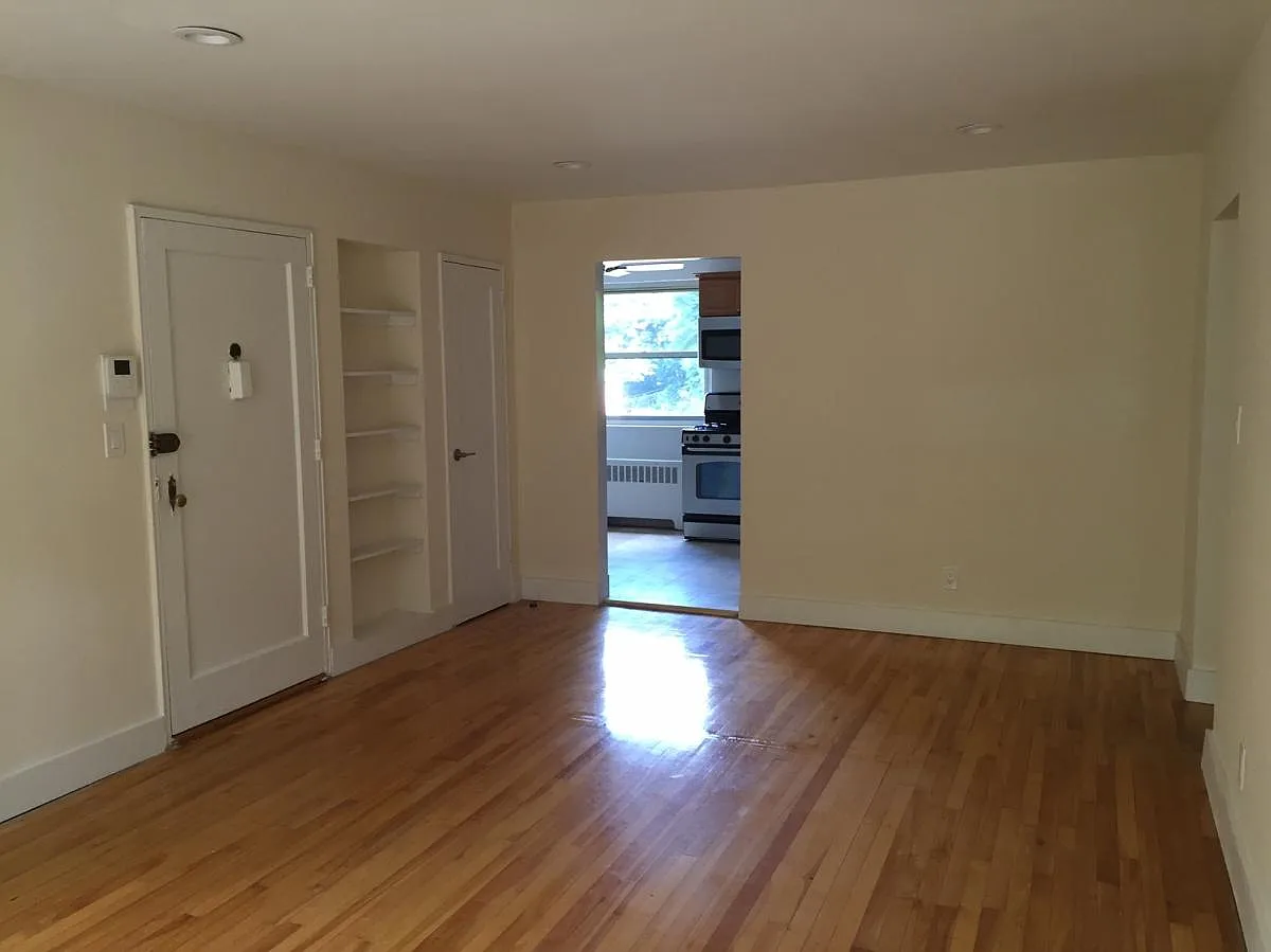 2 bed, 900 sqft, $3,650 — Photo 1