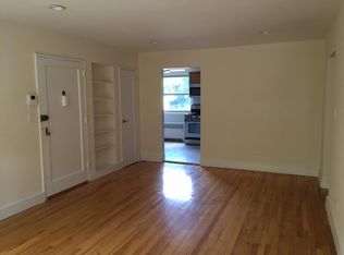 (Undisclosed Address), Roslyn, NY 11576