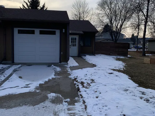 813 Prospect Ave, Grafton, ND 58237