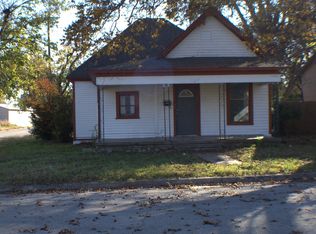 414 2nd St, Gainesville, TX 76240