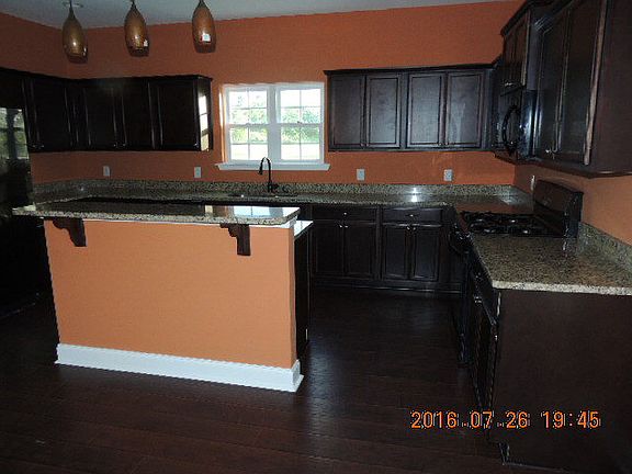 5th image of 125 Woodlawn St SE