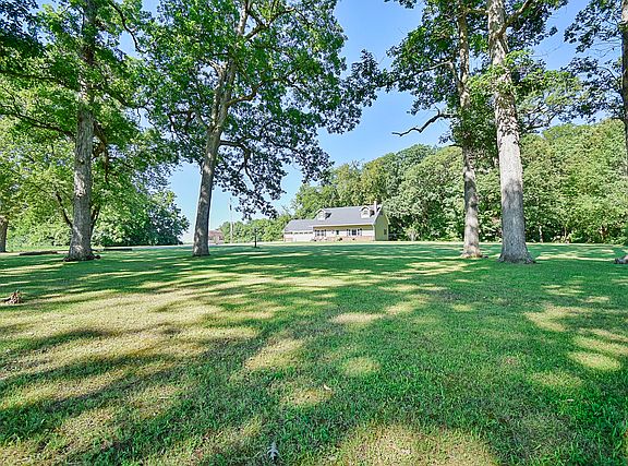 4th image of 648 N County Road 1760e