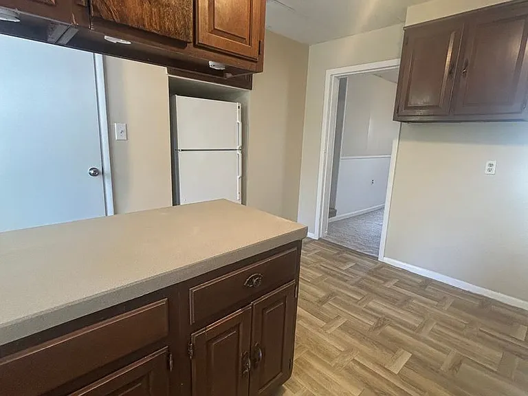 2371 Canby St — Photo 6