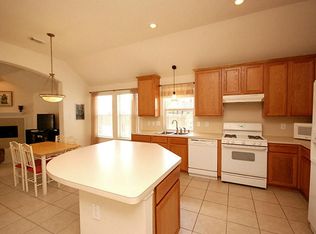 7708 Waterlilly Ln, Pearland, TX 77581