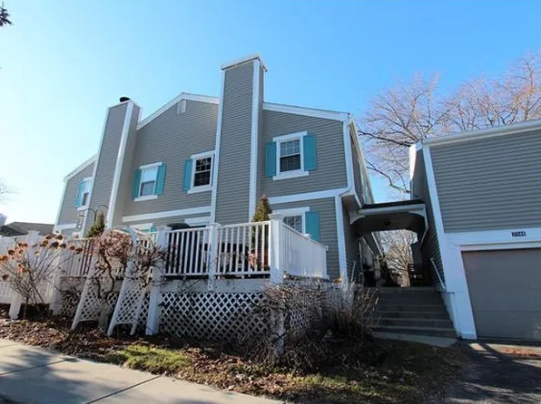 21142 Glen Haven Cir E #281, Northville, MI 48167