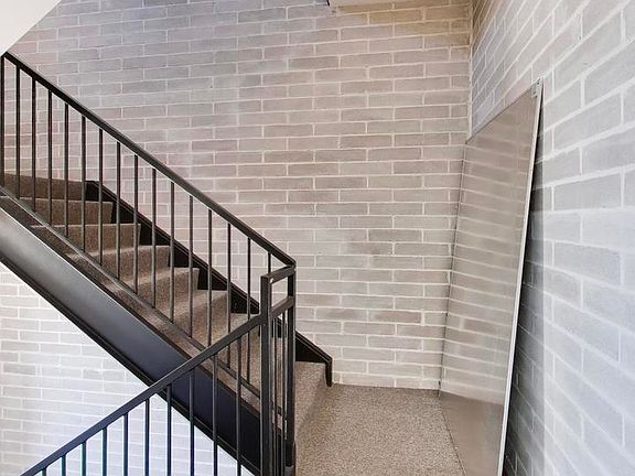 3rd image of 5553 N Clark St #301