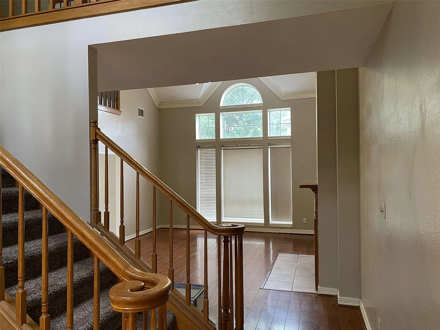 4 bed, 2.5 bath, 2920 sqft, $2,395 — Photo 3
