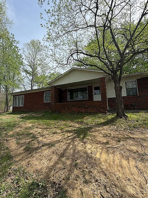 57 Carr Ln photo 1
