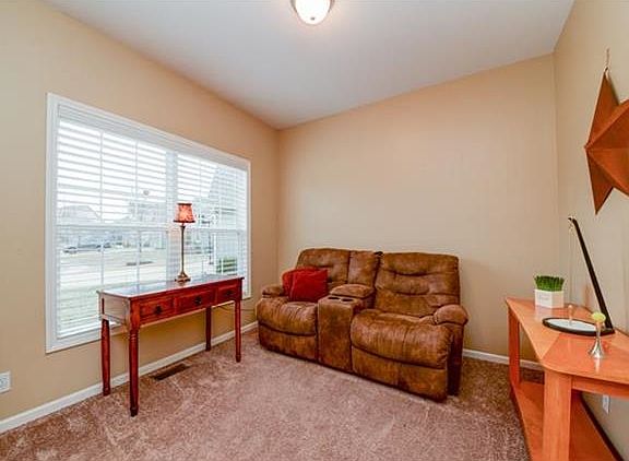 Formal Living Room or Sitting Room to enjoy reading your favorite book.