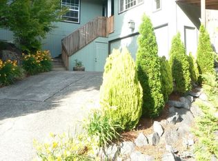 10520 SW 64th Dr, Portland, OR 97219