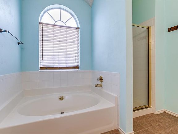 5th image of 7832 Hidden Oaks Dr