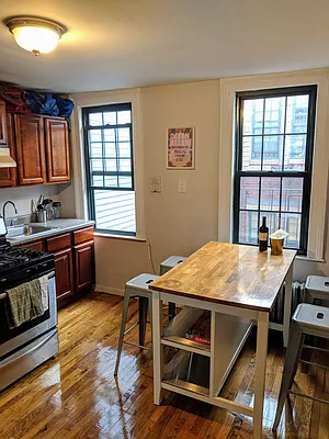 Rented by Signature Property Realty | media 38