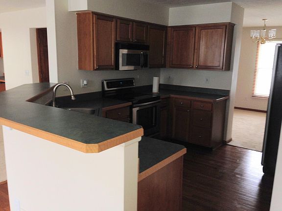 3rd image of 6197 Pirthshire St